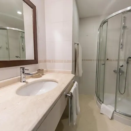 Ipek Garden Palace Otel Yalıçiftlik