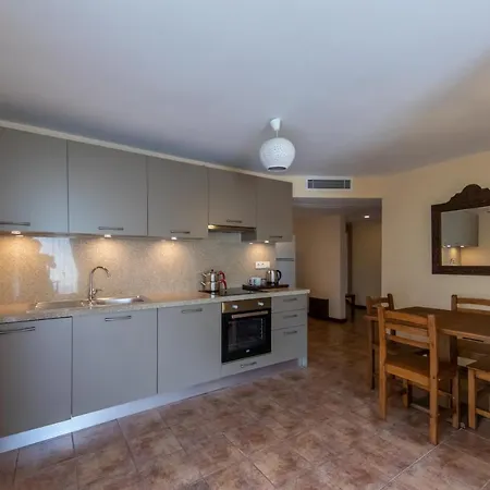 Ipek Garden Palace Otel Yalıçiftlik