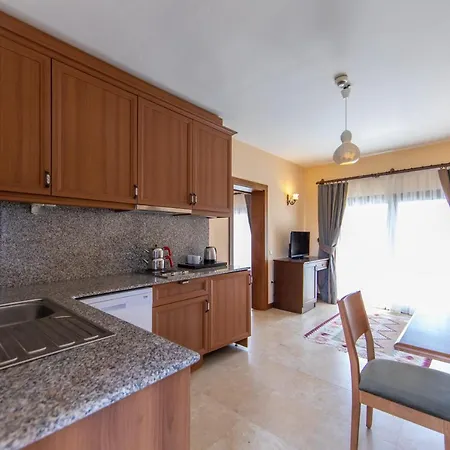 Ipek Garden Palace Otel Yalıçiftlik