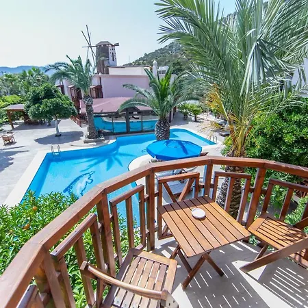 Ipek Garden Palace 4* Yalıçiftlik