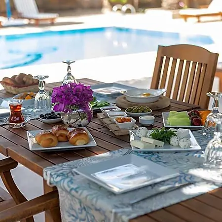Ipek Garden Palace Отель Ялычифтлик