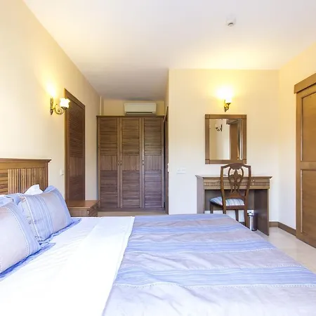 Ipek Garden Palace Otel Yalıçiftlik